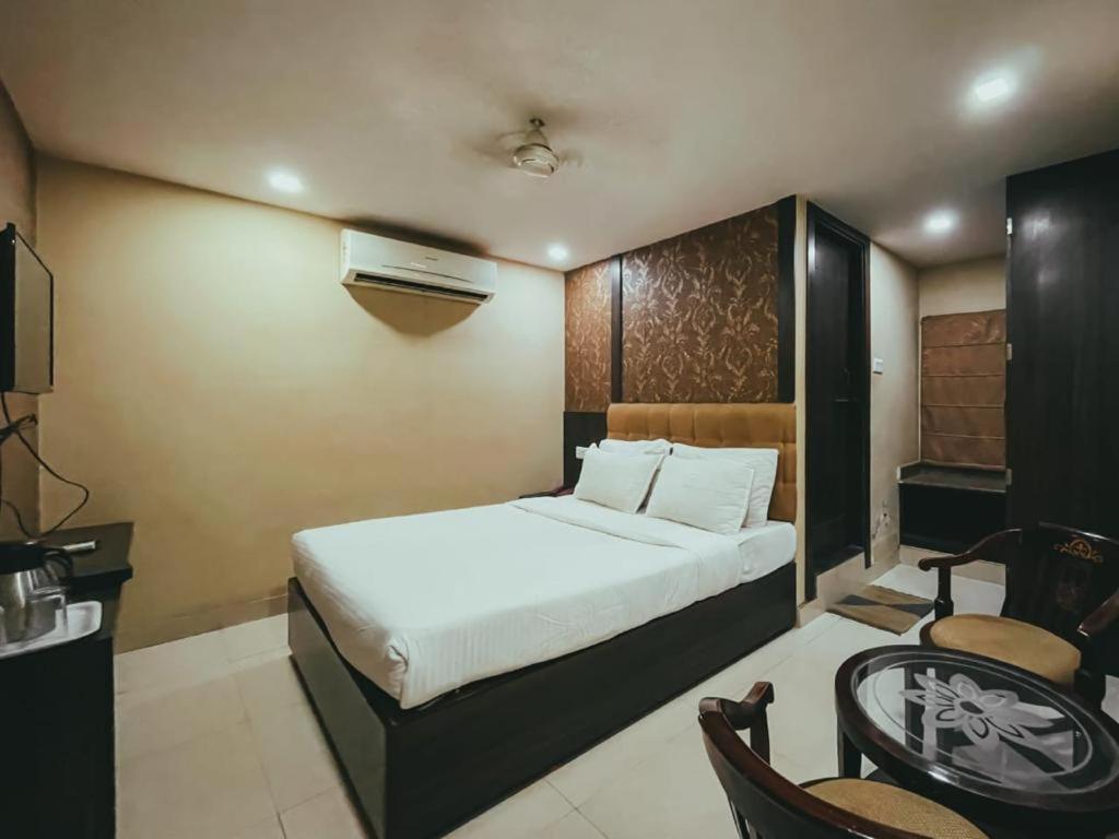 Hotel S L E Residency Varanasi Exterior foto