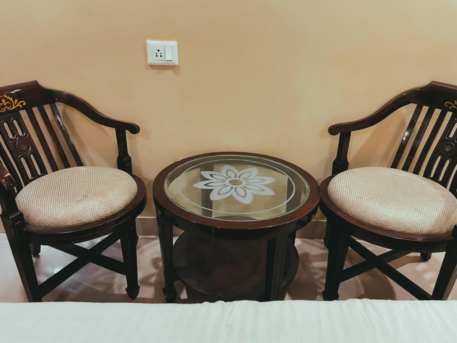 Hotel S L E Residency Varanasi Exterior foto