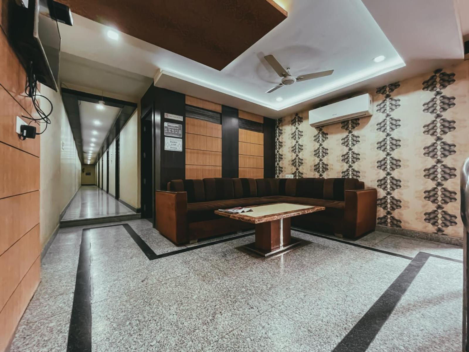 Hotel S L E Residency Varanasi Exterior foto