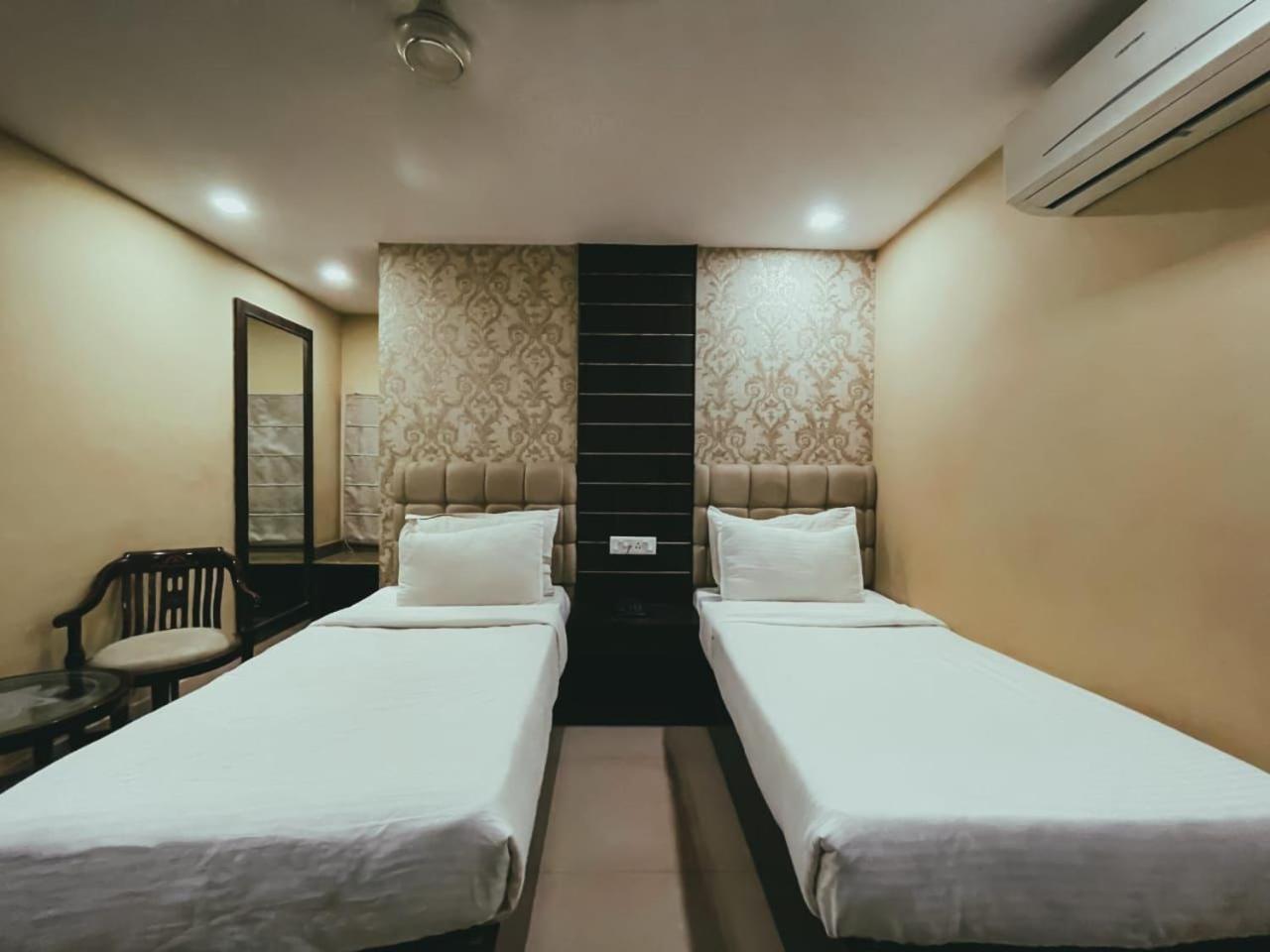 Hotel S L E Residency Varanasi Exterior foto