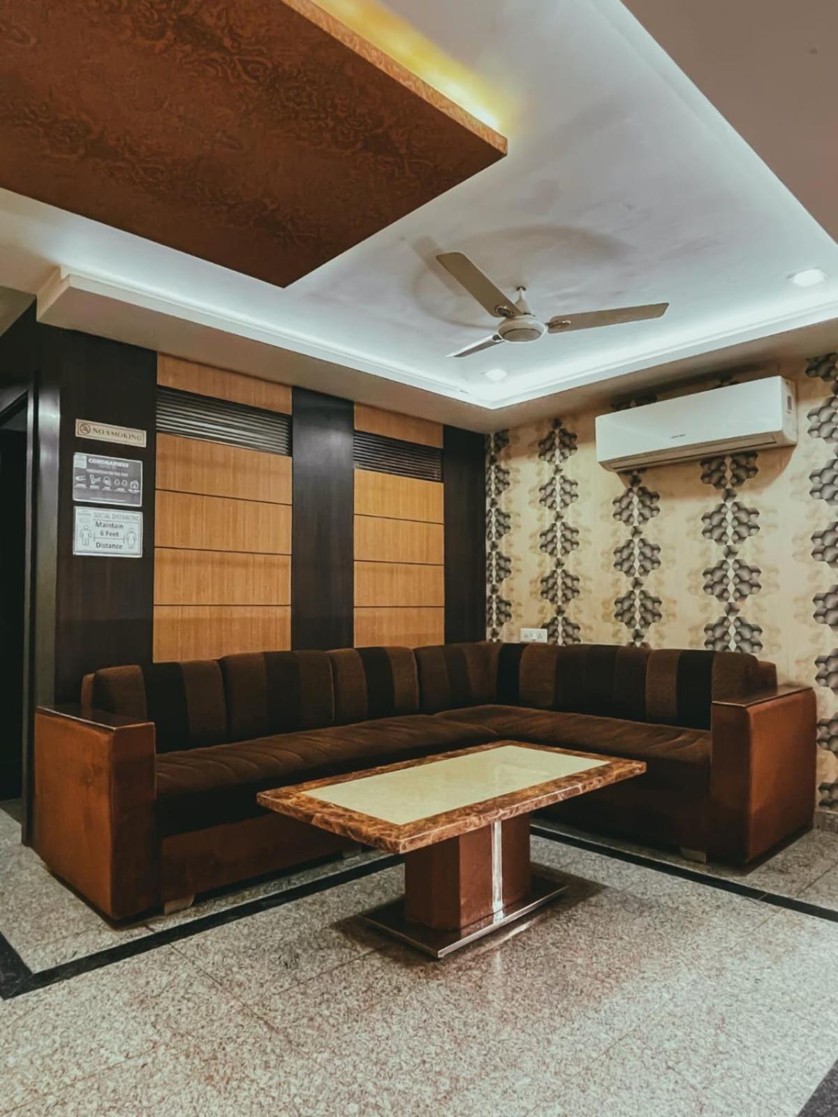 Hotel S L E Residency Varanasi Exterior foto